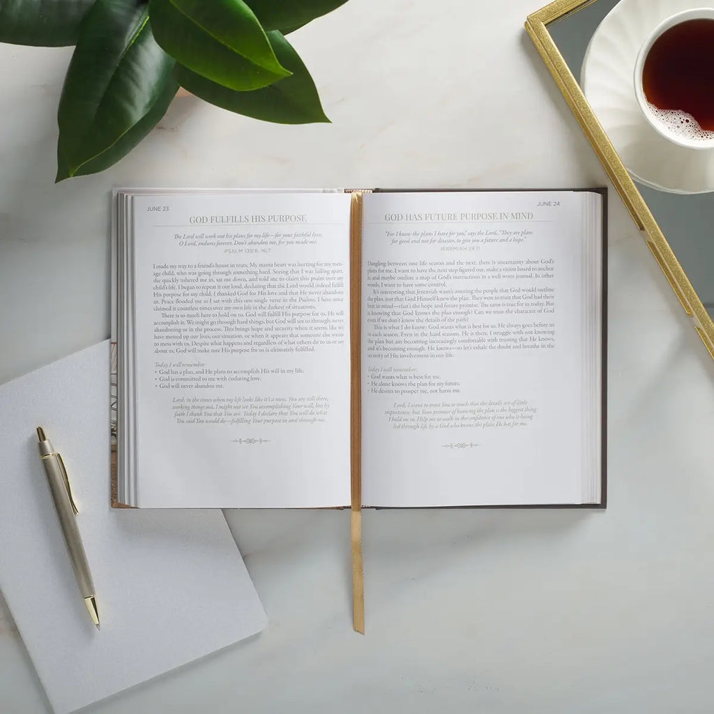 10 Minutes with God For Women Devotional