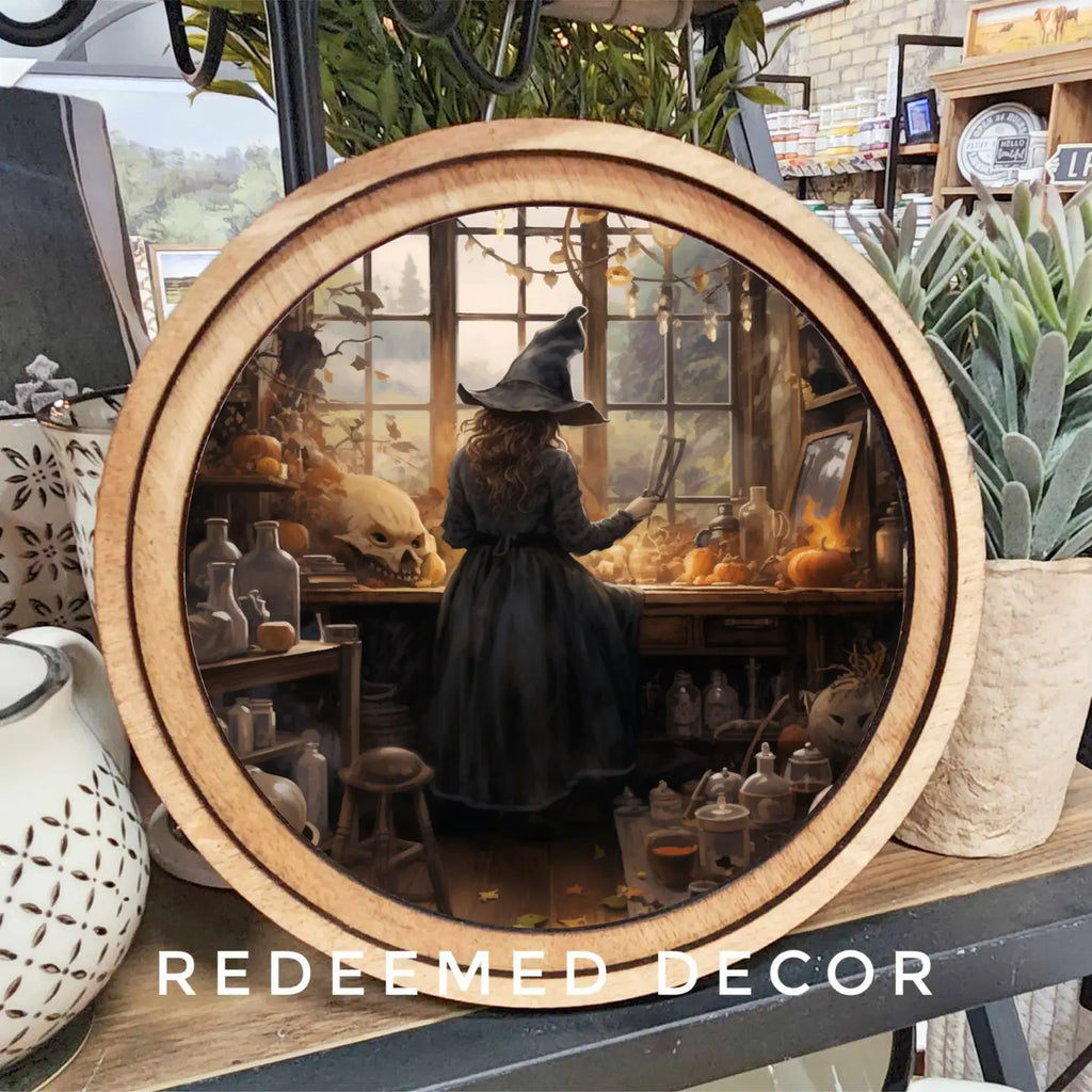 Round Art - Witch